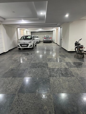 Parking in 3 BHK Builder Floor at Dharam Colony – for Rent