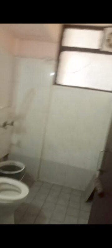 Room in 2 BHK Apartment at OP Floridaa, Sector 82 – for Rent