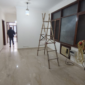 Room in 3.5 BHK Builder Floor at Boutique Residential Apartments A-10 3, Vasant Vihar – for Rent