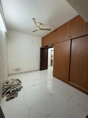 Room in 2 BHK Builder Floor at Hsr Layout – for Rent