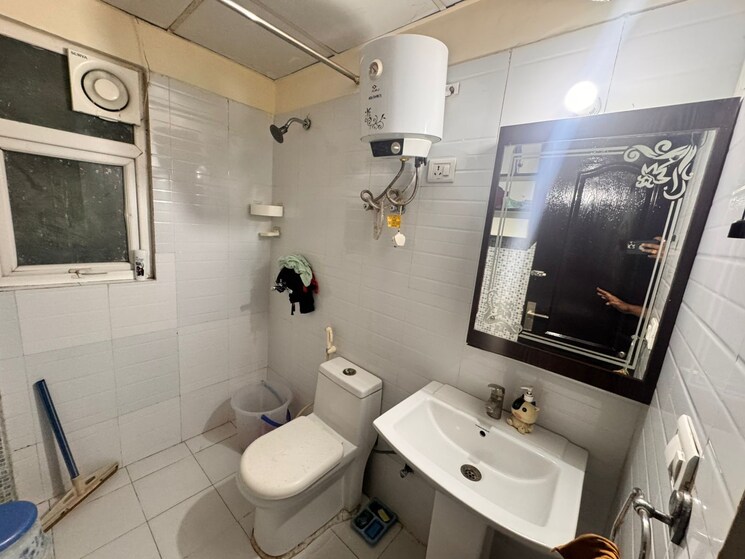Bathroom, supertech-cape-town 3 Bedroom 1505 Sq.Ft. Apartment In Sector 74 Noida 9681643