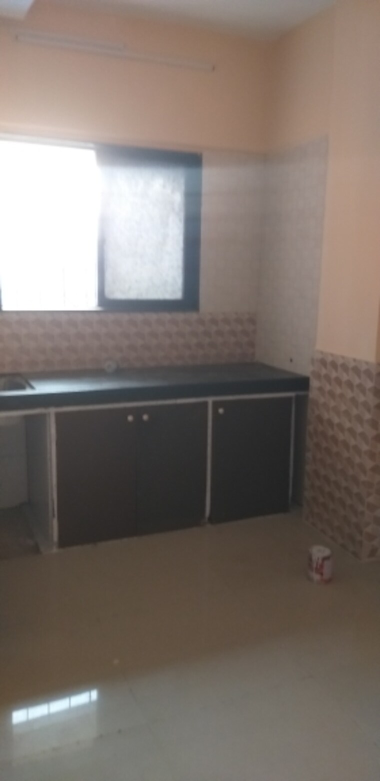 Room, thane west 1 Bedroom 460 Sq.Ft. Apartment In Thane West Thane 9681654