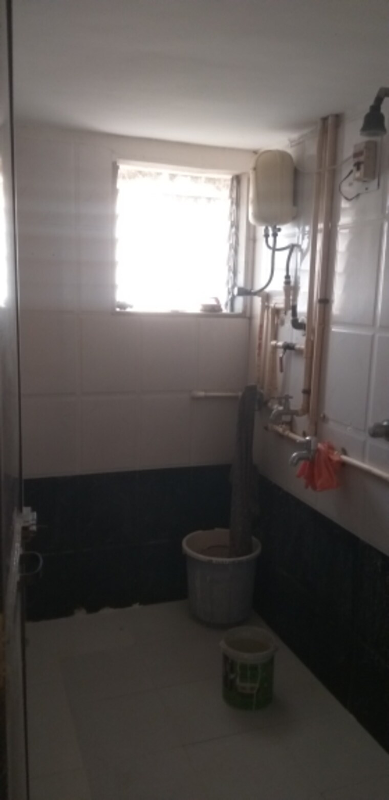 Bathroom, thane west 1 Bedroom 460 Sq.Ft. Apartment In Thane West Thane 9681654