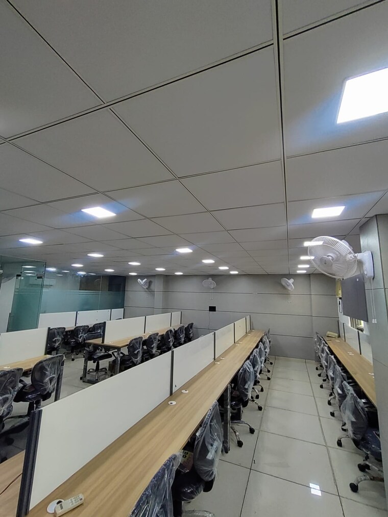Team Area, subhash nagar Commercial Office Space 3000 Sq.Ft. In Subhash Nagar Delhi 9681655