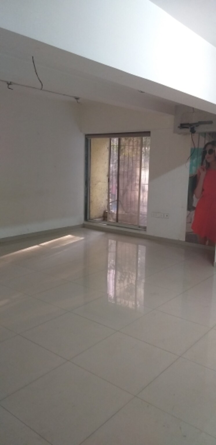 Room, uthalsar Commercial Office Space 900 Sq.Ft. In Uthalsar Thane 9681666