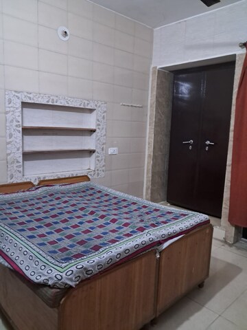 Bedroom in 3 BHK Builder Floor at Sector 70 – for Rent