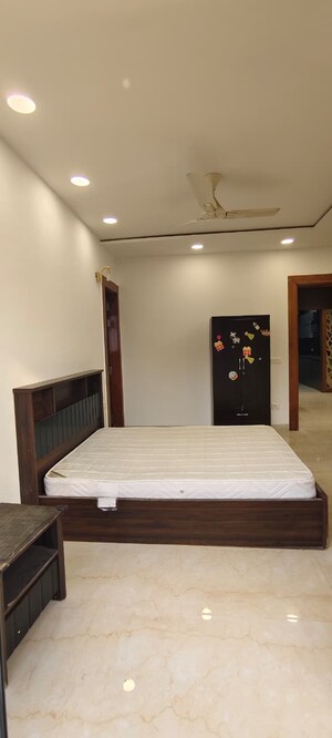 Bedroom in 2 BHK Builder Floor at Sector 40 – for Rent