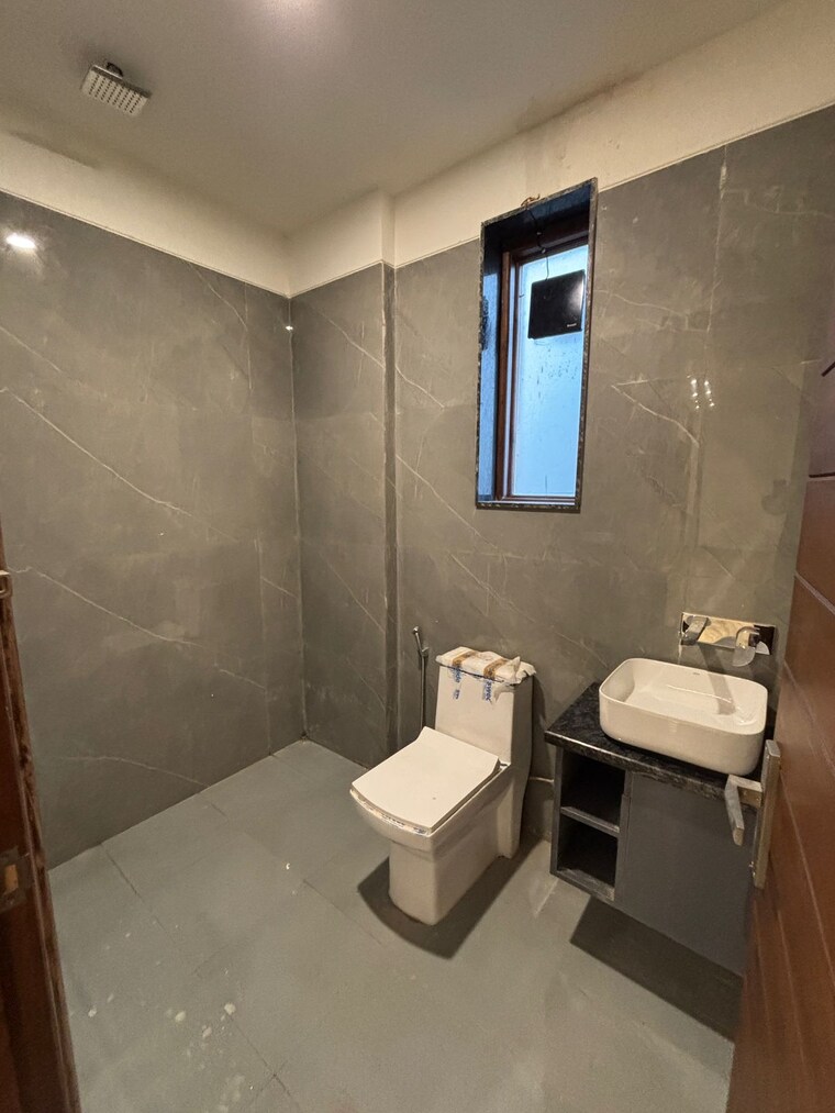 Bathroom, sector 38 Studio 649 Sq.Ft. Builder Floor In Sector 38 Gurgaon 9681700