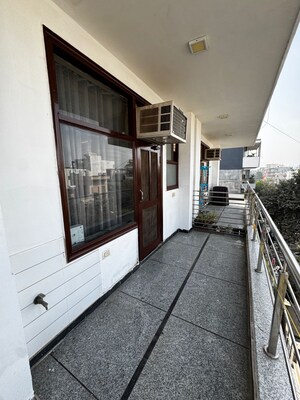 Balcony in 1 BHK Builder Floor at Sector 46 – for Rent