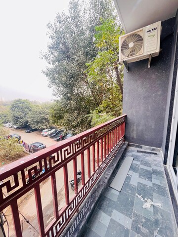Balcony in Studio Builder Floor at Sector 47 – for Rent