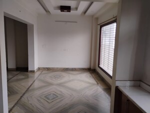Room in 3 BHK Builder Floor at Sector 81 – for Rent