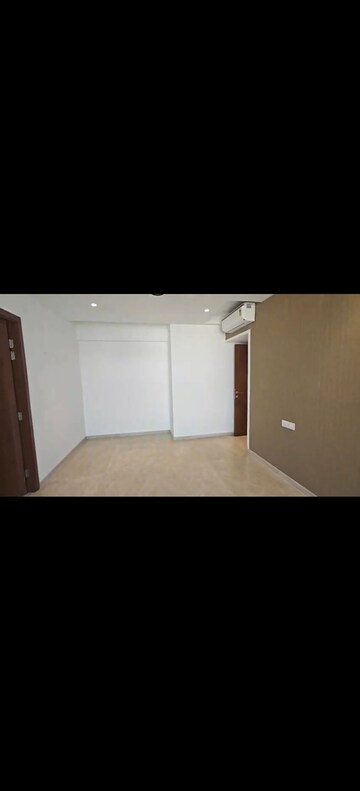 Room in 3 BHK Apartment at Hiranandani Lake Enclave Glendale, Thane West – for Rent