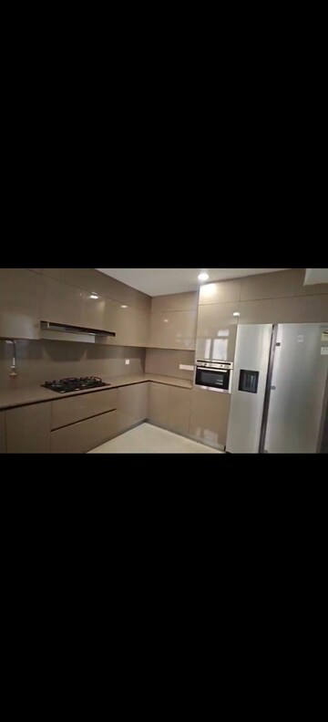 Team Area in 3 BHK Apartment at Hiranandani Lake Enclave Glendale, Thane West – for Rent