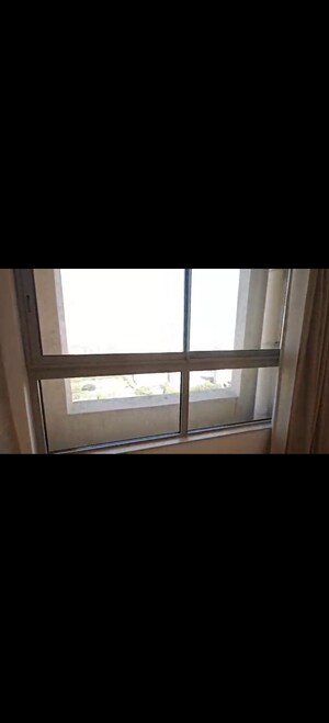 Room in 3 BHK Apartment at Hiranandani Lake Enclave Glendale, Thane West – for Rent