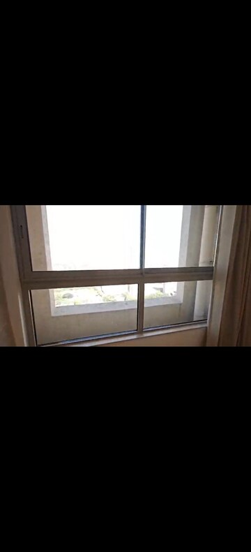 Room in 3 BHK Apartment at Hiranandani Lake Enclave Glendale, Thane West – for Rent