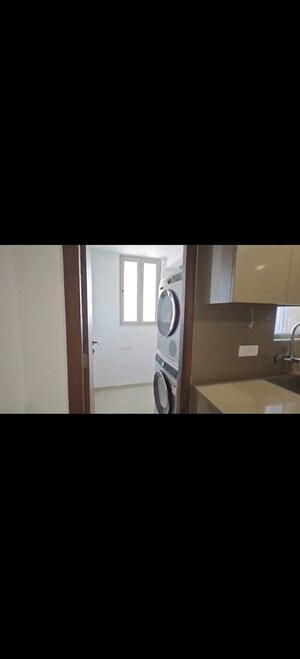 Room in 3 BHK Apartment at Hiranandani Lake Enclave Glendale, Thane West – for Rent