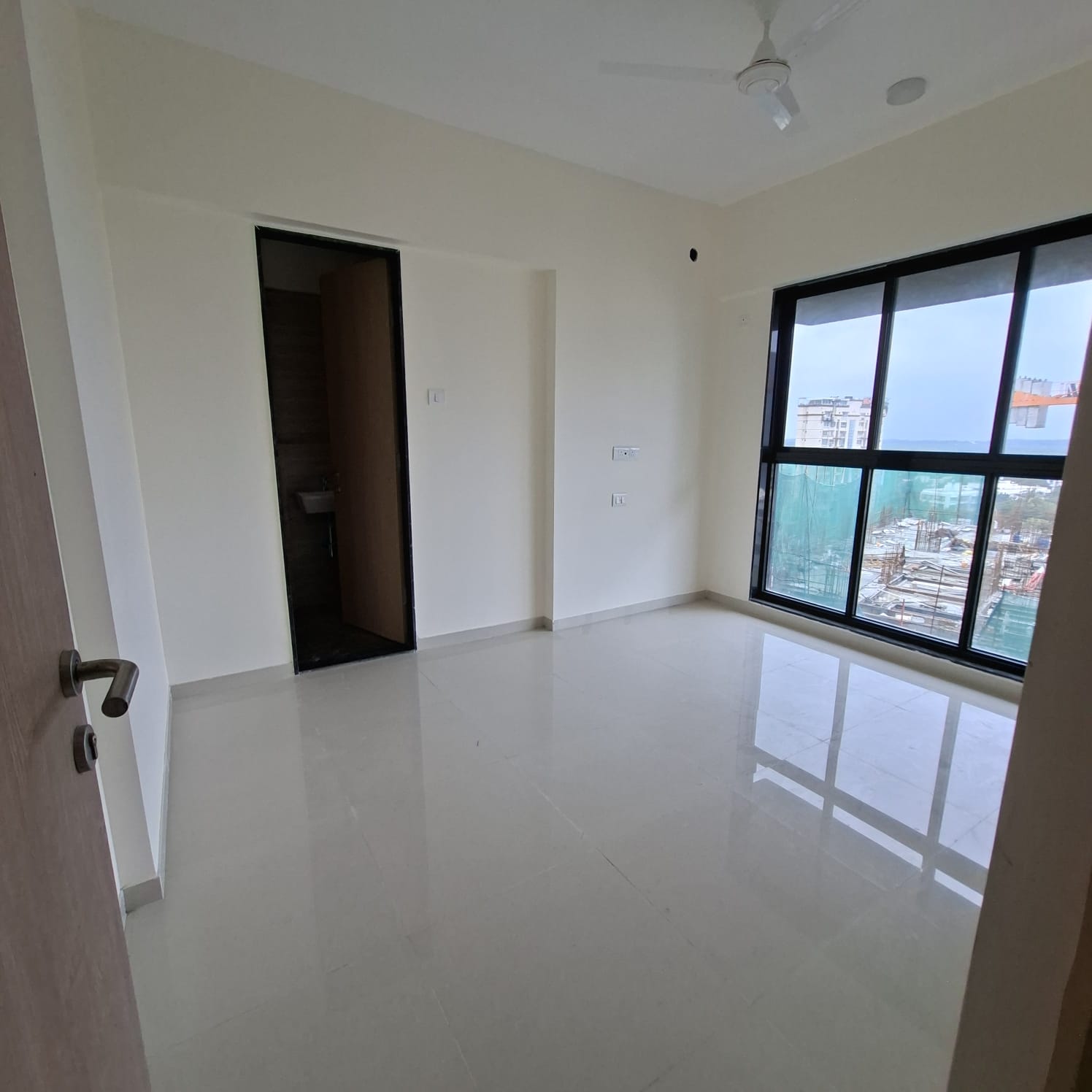 1 BHK Apartment For Sale in Lodha Versova