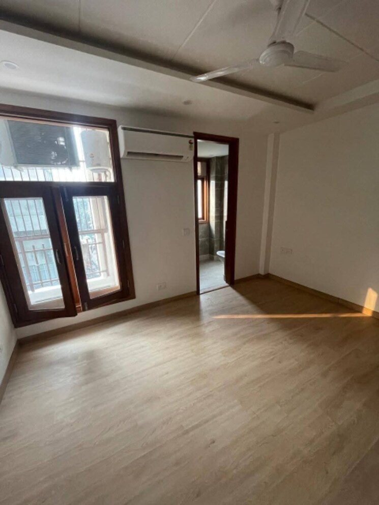 Master Bedroom, kalkaji 3 Bedroom 2000 Sq.Ft. Builder Floor In Kalkaji Delhi 9681753