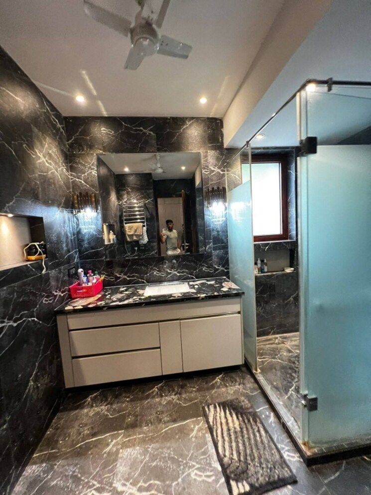 Attached Bathroom, greater kailash i 3 Bedroom 3500 Sq.Ft. Builder Floor In Greater Kailash I Delhi 9681755