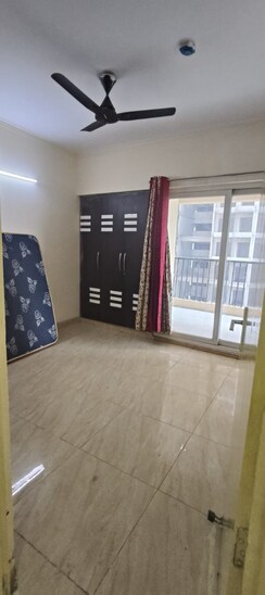 2.5 BHK Apartment For Sale in Gaur City 2 - 16th Avenue