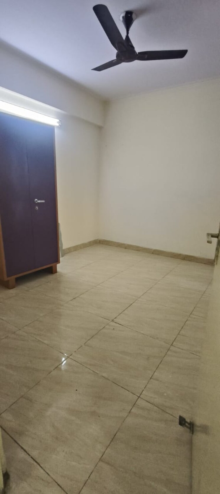 Room, gaur-city-2-16th-avenue 2.5 Bedroom 1205 Sq.Ft. Apartment In Sector 16c Greater Noida Greater Noida 9681797