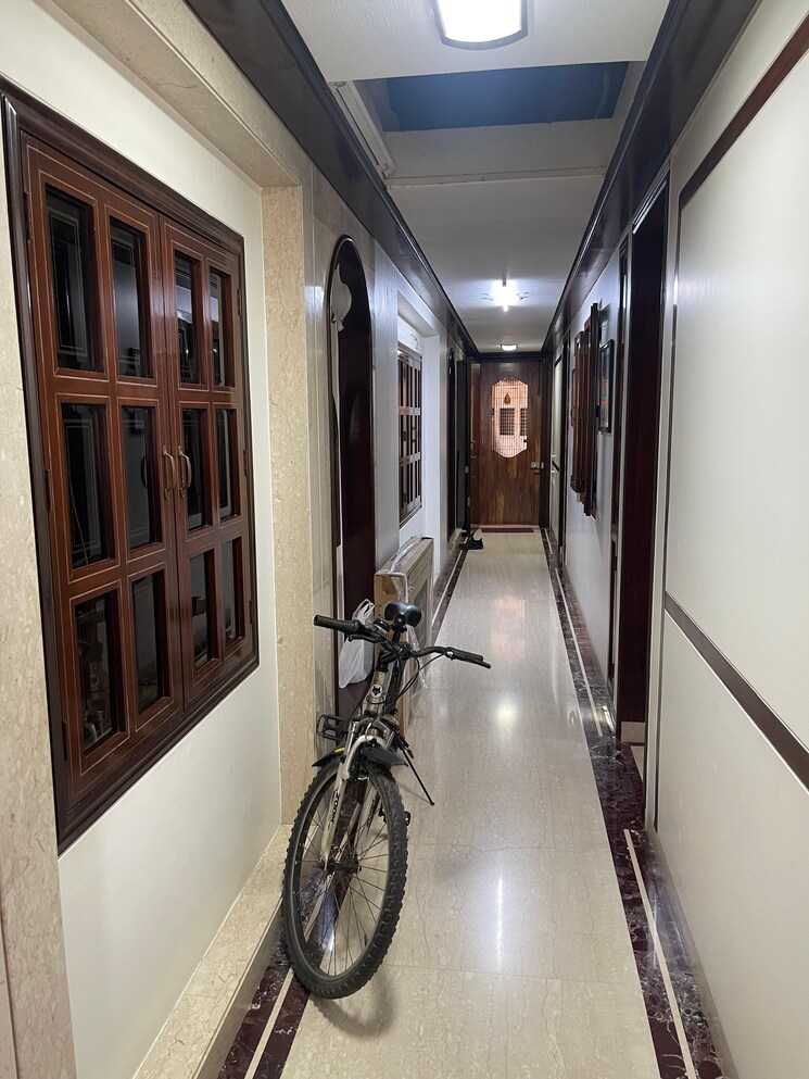 undefined, reputed-hrishikesh-apartment 3 Bedroom 1700 Sq.Ft. Apartment In Prabhadevi Mumbai 9681805