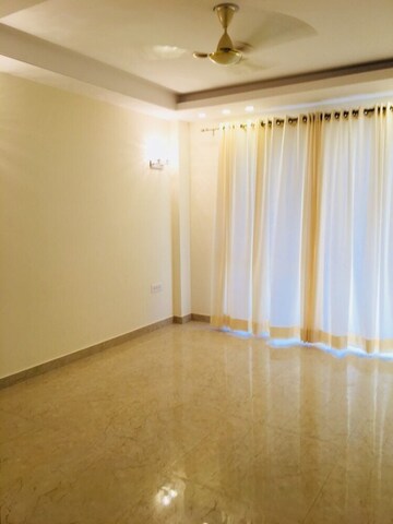 Room in 3 BHK Apartment at Sobha City Gurgaon, Sector 108 – for Rent