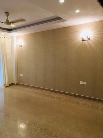 Room in 3 BHK Apartment at Sobha City Gurgaon, Sector 108 – for Rent