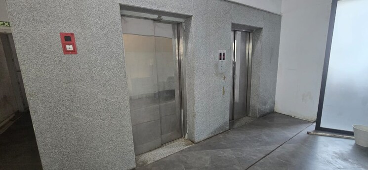 undefined, sun-palazzo Commercial Office Space 3821 Sq.Ft. In Lower Parel Mumbai 9681808