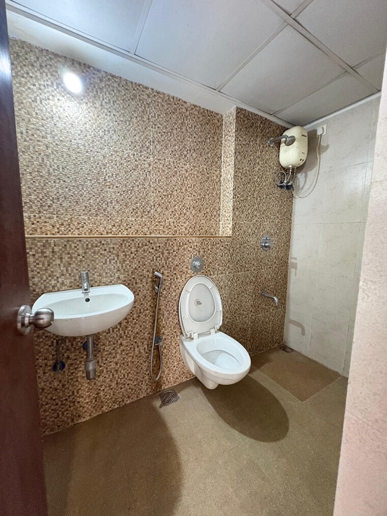 Bathroom, lodha-lakeshore-greens 3 Bedroom 850 Sq.Ft. Apartment In Hedutane Thane 9681845