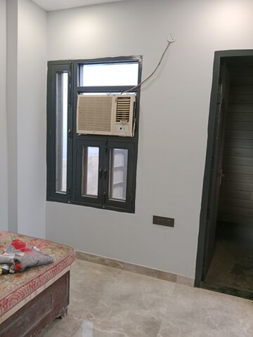Room in 2 BHK Builder Floor at Shanti Nagar – for Rent