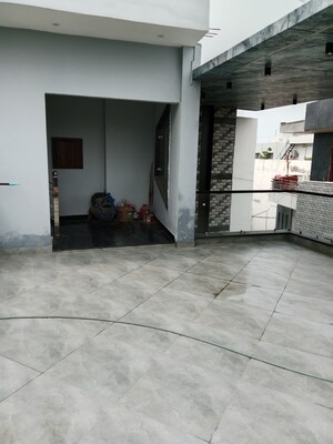 2 BHK Builder Floor – Entrance View at Shanti Nagar - for Rent