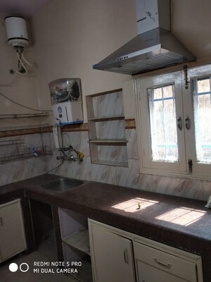 Kitchen in 1.5 BHK Apartment at Mayur Vihar – for Rent