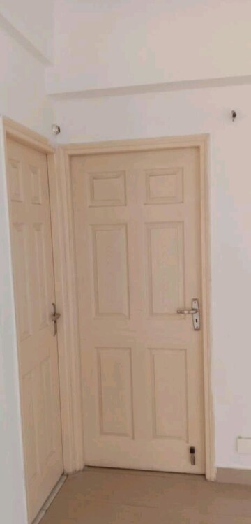 Furnished Amenities in 2 BHK Apartment at Supertech Cape Town, Sector 74 – for Rent