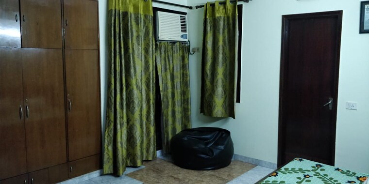 Living Room, mayur vihar 3.5 Bedroom 1250 Sq.Ft. Apartment In Mayur Vihar Delhi 9681868