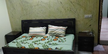 Bedroom in 3.5 BHK Apartment at Mayur Vihar – for Rent