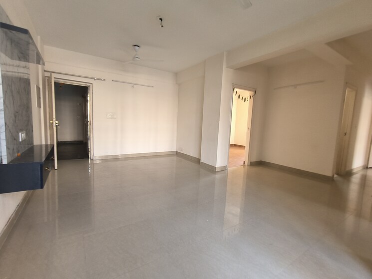 Room, klj-platinum-heights 3 Bedroom 1388 Sq.Ft. Apartment In Sector 77 Faridabad 9681880