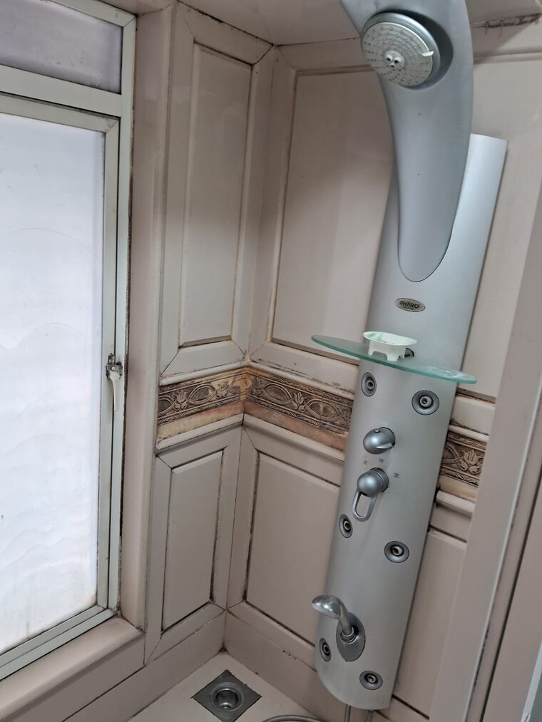 Bathroom, sher-e-punjab 3 Bedroom 1000 Sq.Ft. Apartment In Andheri East Mumbai 9681884