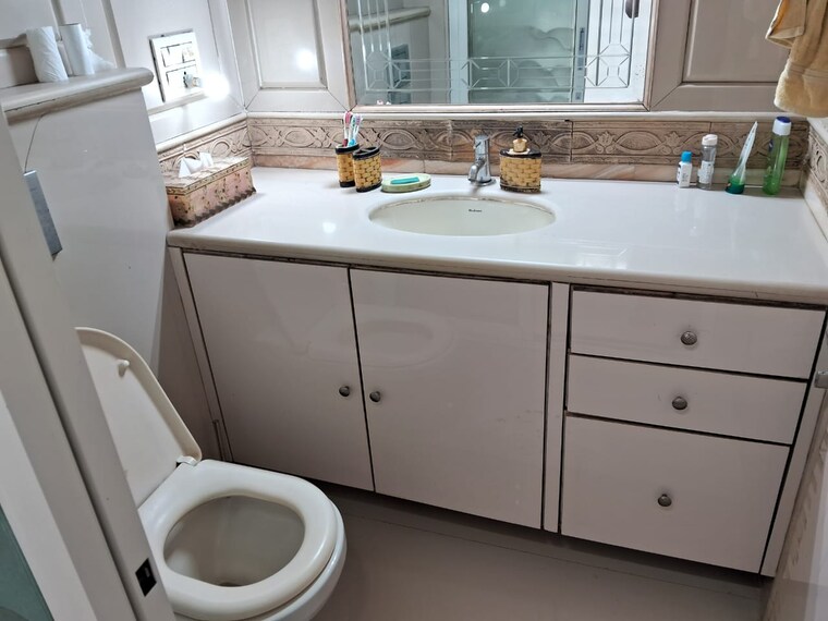 Bathroom, sher-e-punjab 3 Bedroom 1000 Sq.Ft. Apartment In Andheri East Mumbai 9681884