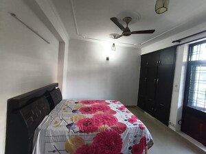 Bedroom in 2 BHK Builder Floor at Sector 40 – for Rent