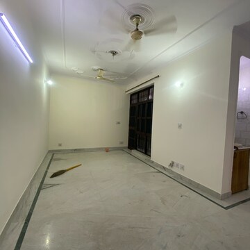 Room in 3 BHK Apartment at Sector 21c – for Rent