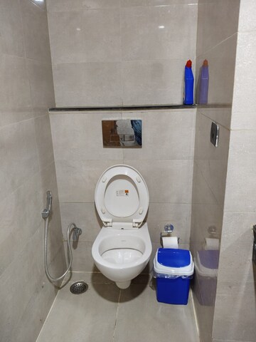 Bathroom in 3 BHK Apartment at Omaxe R2, Gomti Nagar – for Sale