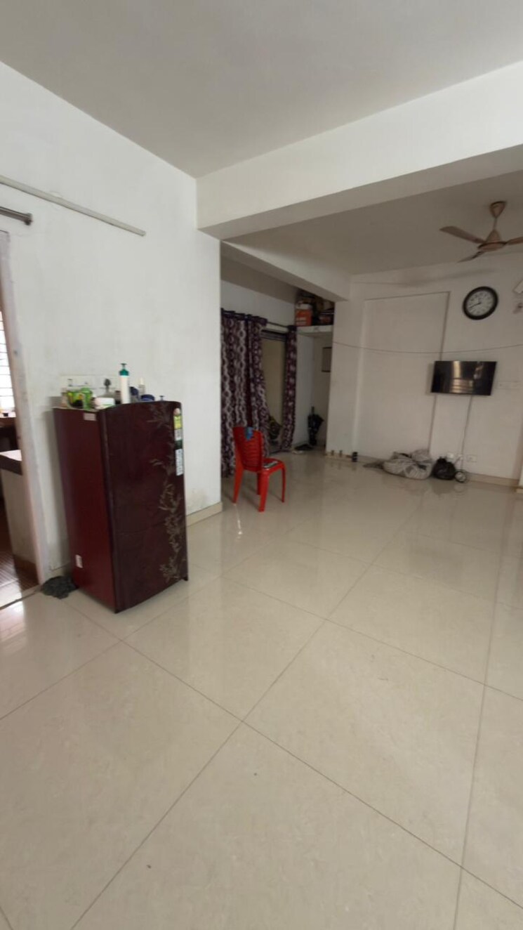 Living Room, kundan-plaza 2 Bedroom 960 Sq.Ft. Apartment In Chinar Park Kolkata 9682155
