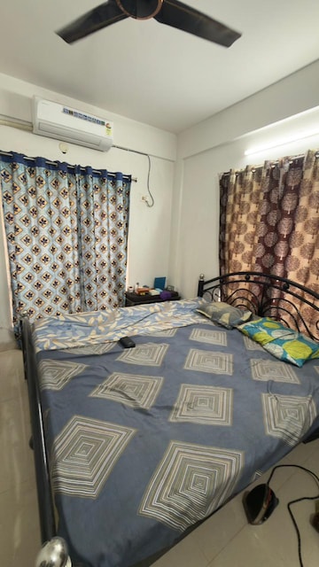 Bedroom in 2 BHK Apartment at Kundan Plaza, Chinar Park – for Sale