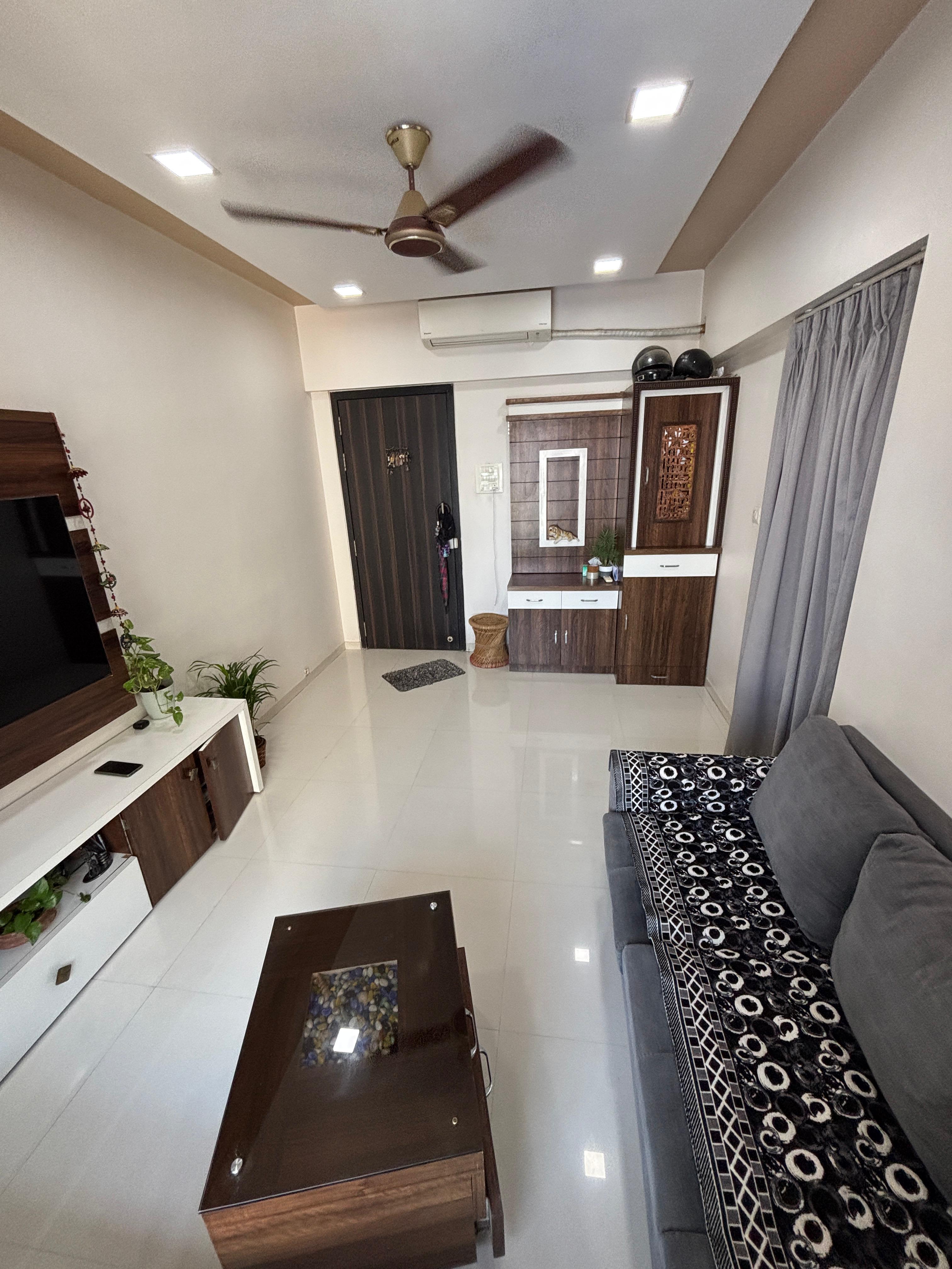 2 BHK Apartment For Rent in Shree Shashwat CHS