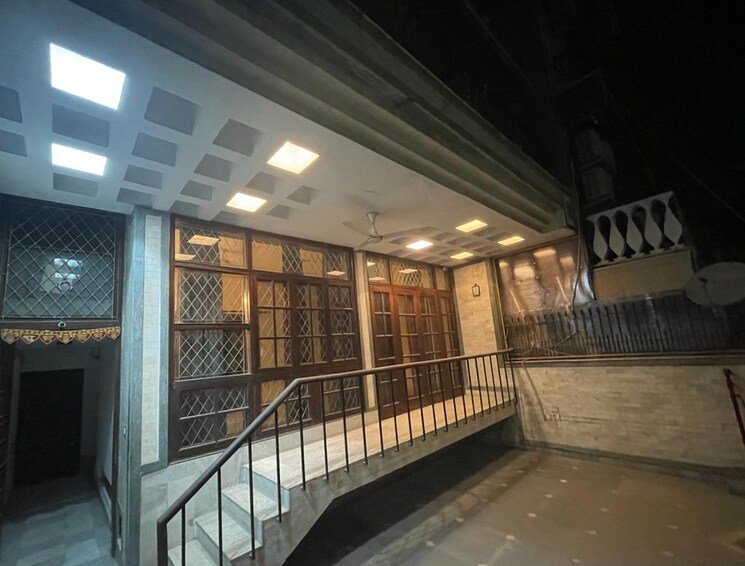 Balcony, shivalik colony 3 Bedroom 1800 Sq.Ft. Builder Floor In Shivalik Colony Delhi 9682007