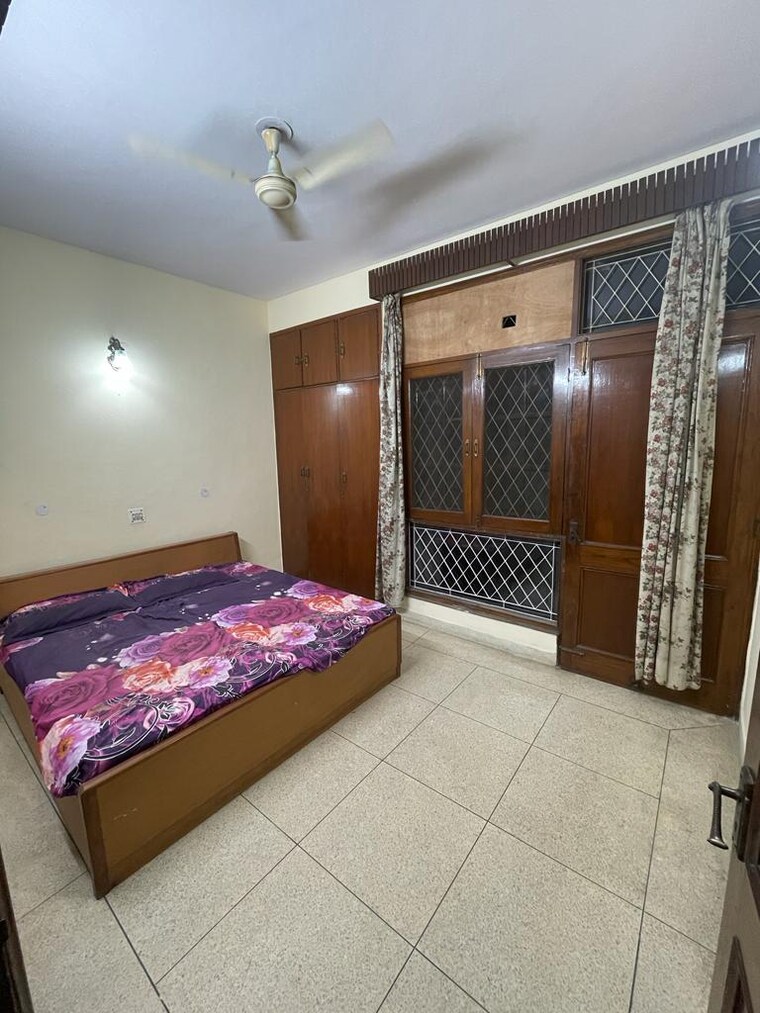 Bedroom, shivalik colony 3 Bedroom 1800 Sq.Ft. Builder Floor In Shivalik Colony Delhi 9682007