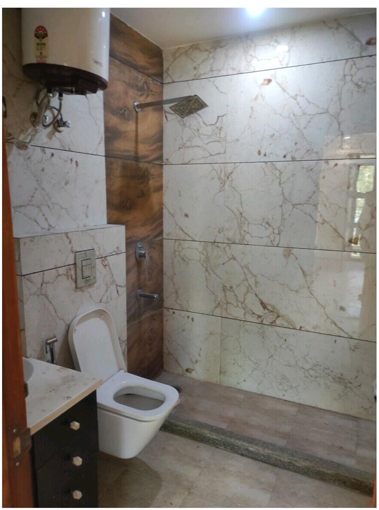 Bathroom, sector 38 3 Bedroom 2100 Sq.Ft. Builder Floor In Sector 38 Gurgaon 9679430