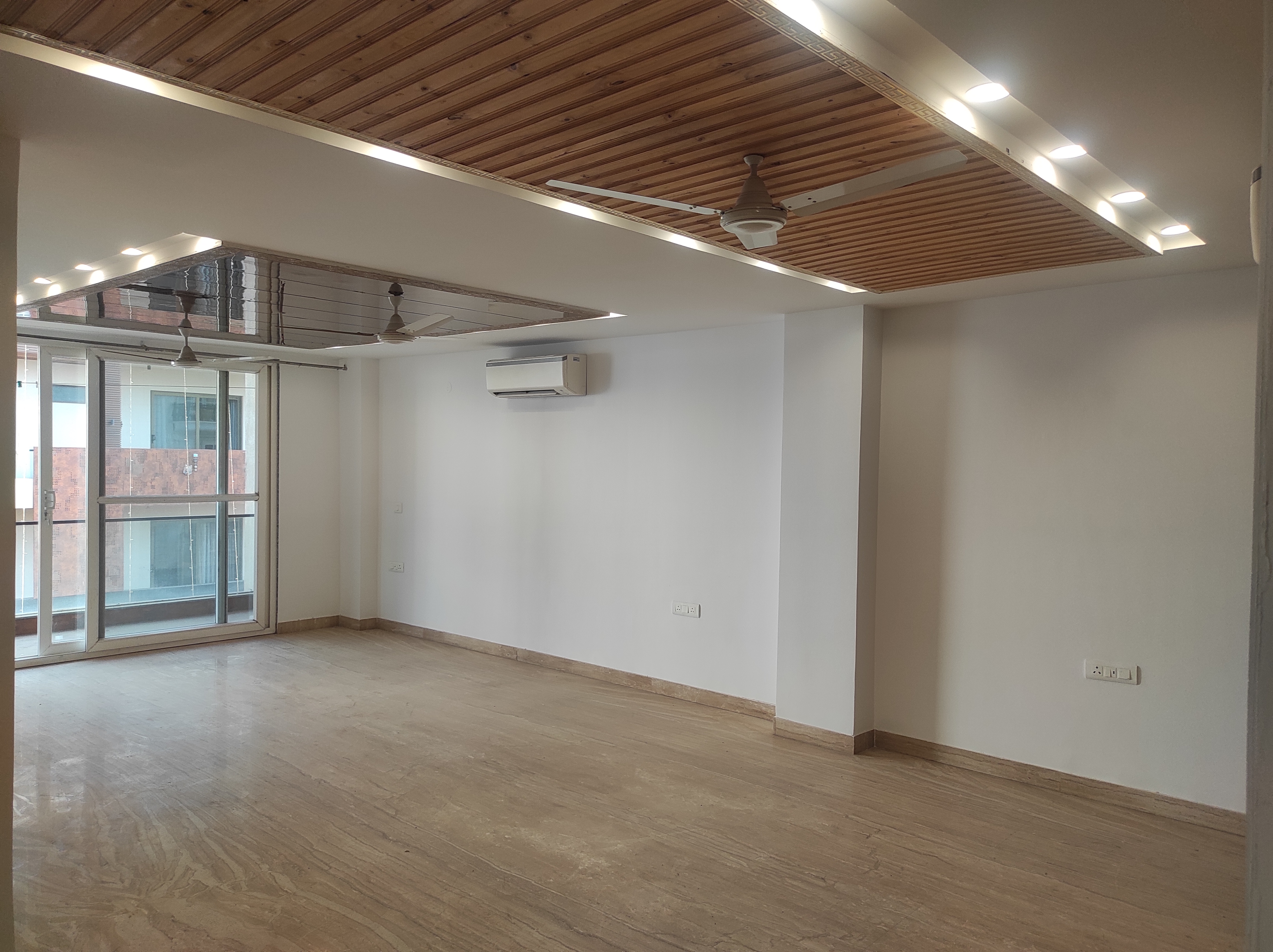 4 BHK Builder Floor For Rent in South City 1