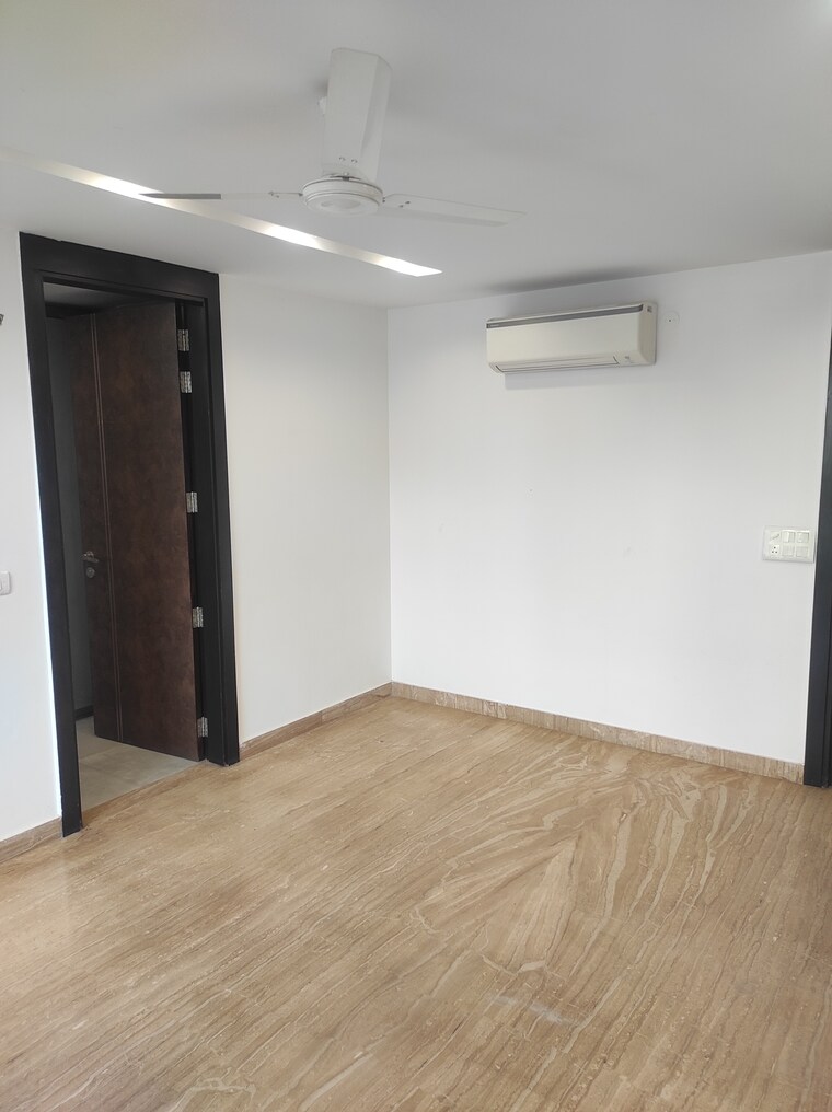 Room, south city 1 4 Bedroom 3200 Sq.Ft. Builder Floor In South City 1 Gurgaon 9682065